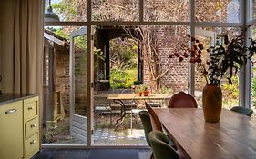 Maas Suites - The French House